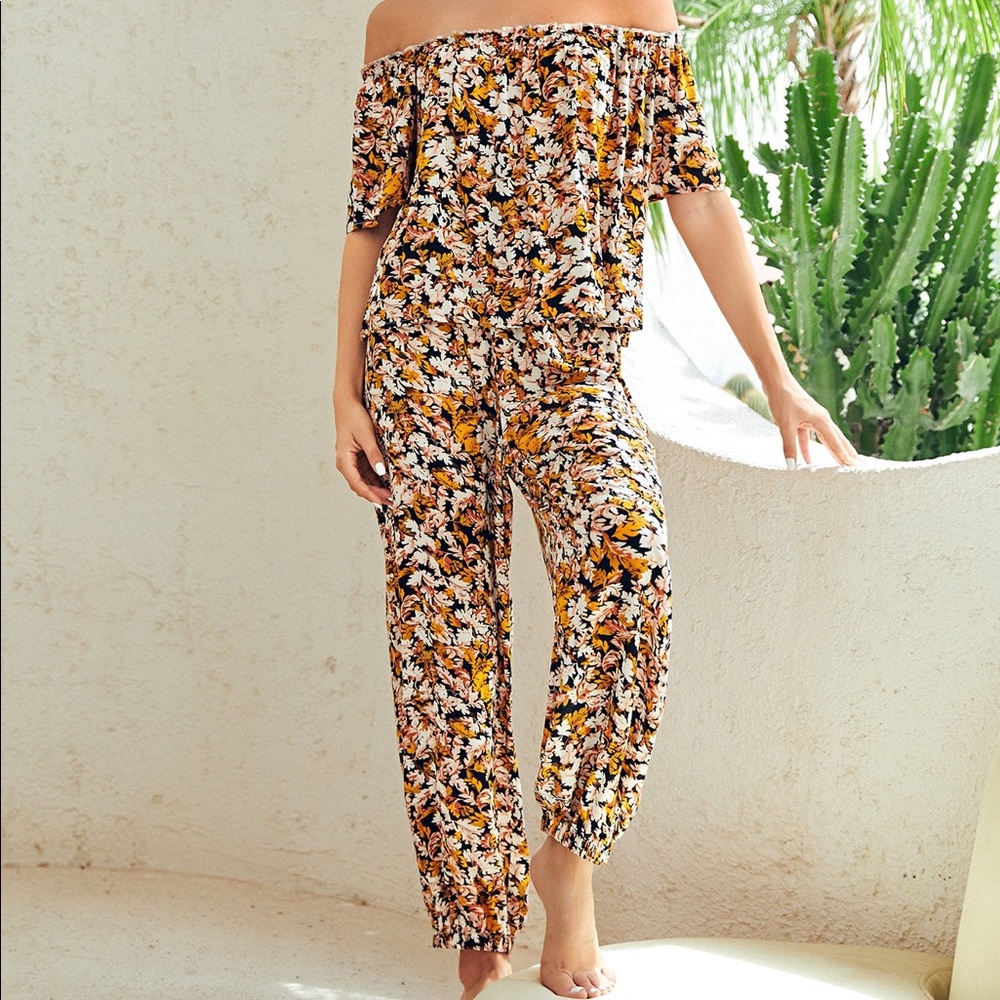 Leaf & Floral Print 2 Piece Pajama Set Ruffled Off Shoulder Top Jogger Pants S/M